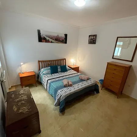 Town Centre Apartment *