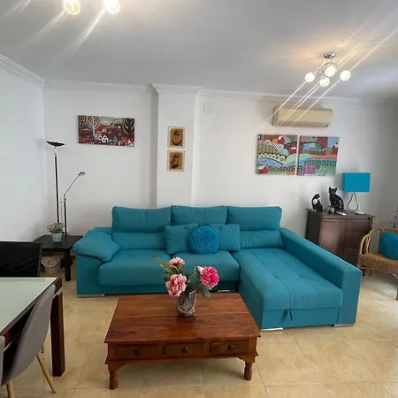 Town Centre Apartment *